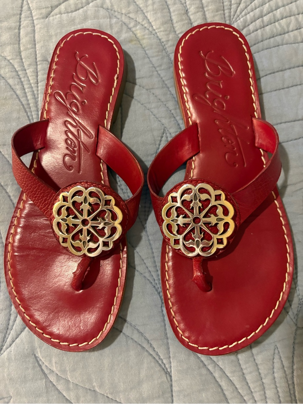 EUC Brighton Red Leather Thong Sandals with Gold Medallion size 6.5
